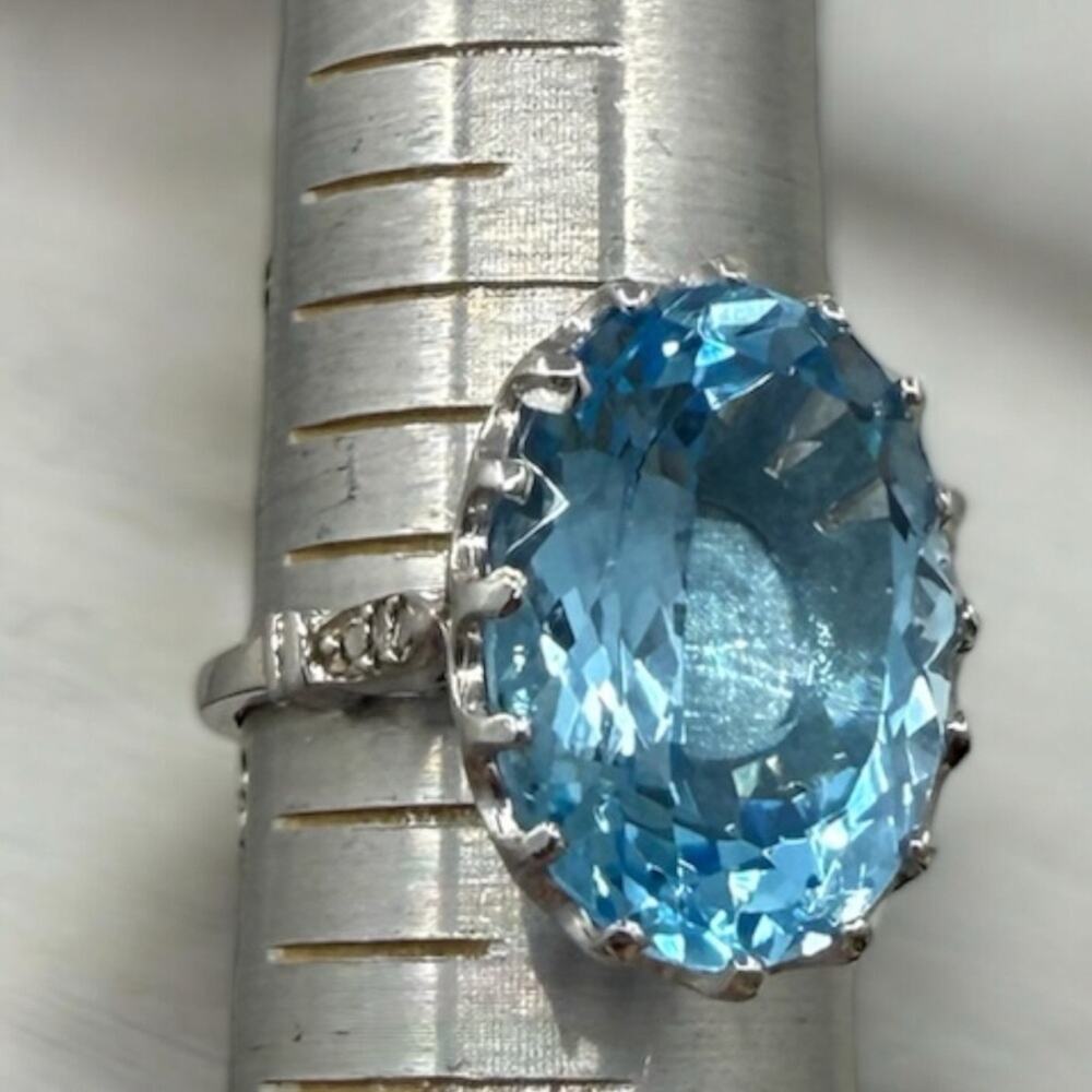 Genuine 16ct Blue Topaz Ring 925 Sterling Silver Rhodium Plated Size 7.75 - Picture 7 of 7